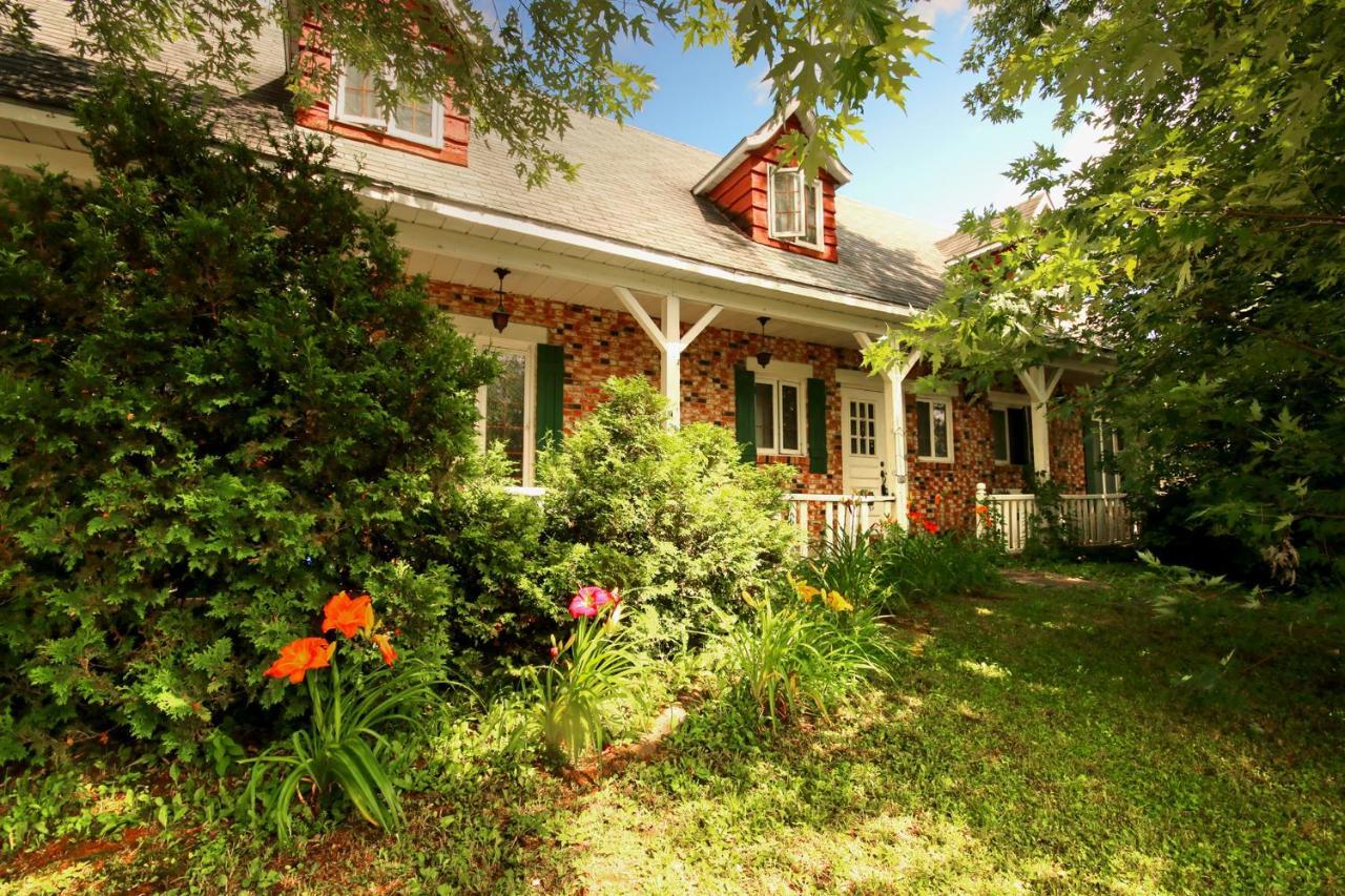 Vieille Maison Rustique Espace Interessant Québec Exterior foto