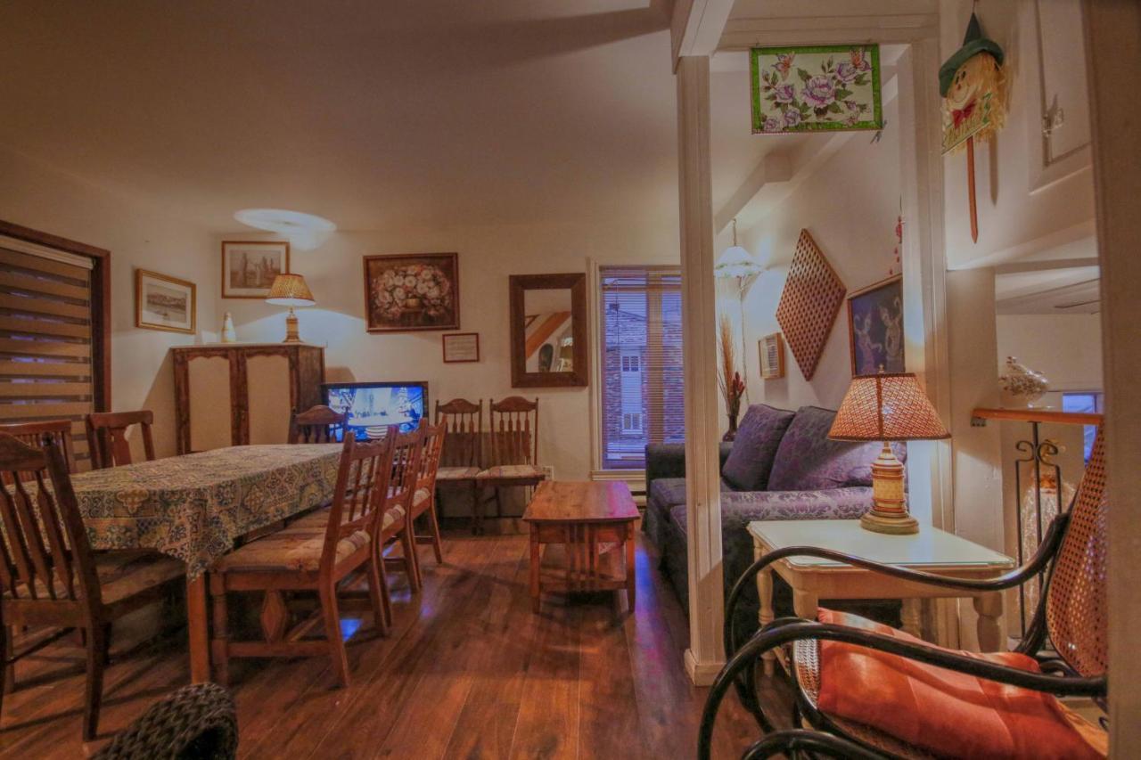 Vieille Maison Rustique Espace Interessant Québec Exterior foto