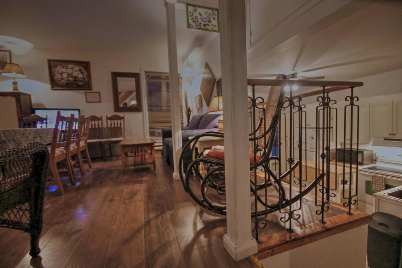 Vieille Maison Rustique Espace Interessant Québec Exterior foto